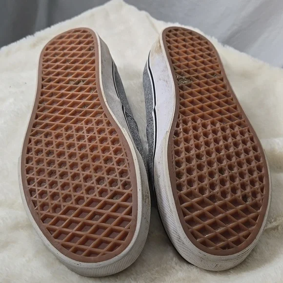 Vans Gray Low Tops Size 9.5 - Picture 3 of 5